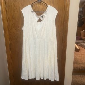 Beautiful white dress with back keyhole, torrid size 3